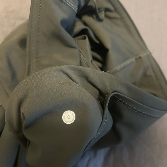 Lululemon Fast and Free 28in - Picture 4 of 4